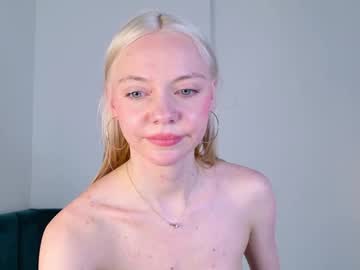 Live cam for blondagent