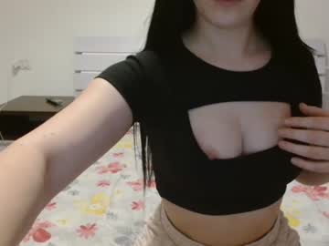 Live cam for erika_little_bunny