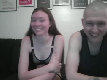 Live cam for chelle_and_nick