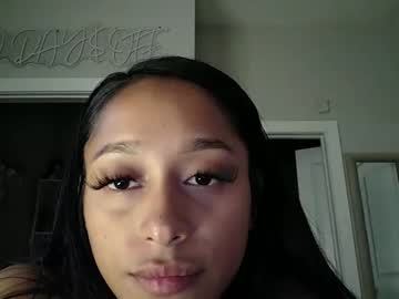 Thumbnail of bignaturalmami - fille live cam