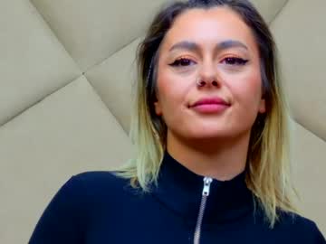 Thumbnail of chloevee - chica live cam