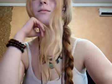 Thumbnail of gertrudisturbe - 女孩 live cam