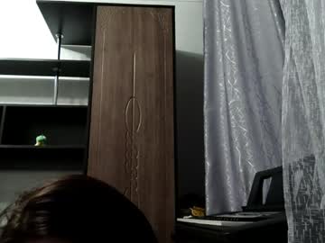 Thumbnail of loudeguise - लड़की live cam