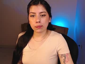 Thumbnail of emmi_0 - girl live cam