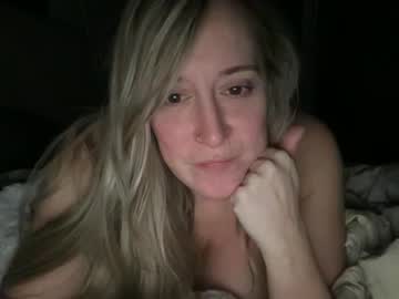 Thumbnail of mjqlado - 소녀 live cam