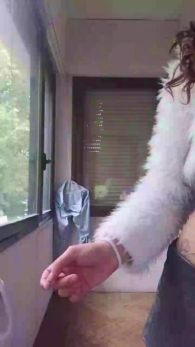Thumbnail of carolvxxx - CAM4 live cam