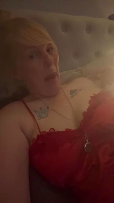 CAM4 female cam Ladyred1979