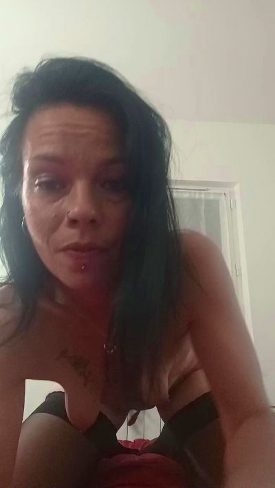 CAM4 female cam labrunettee