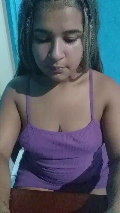 Thumbnail of Yunea - CAM4 live cam