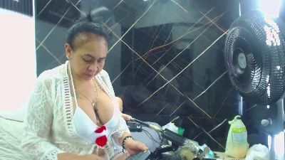 CAM4 female cam cloeerabbyt