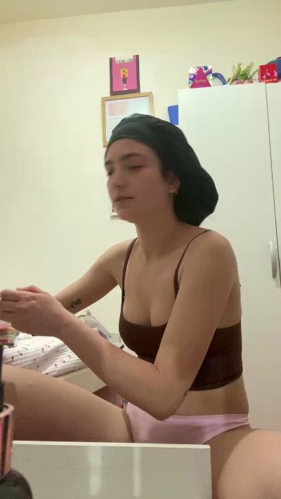 Thumbnail of malia23 - CAM4 live cam