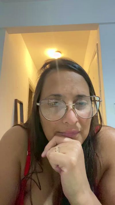 CAM4 female cam BAgatha