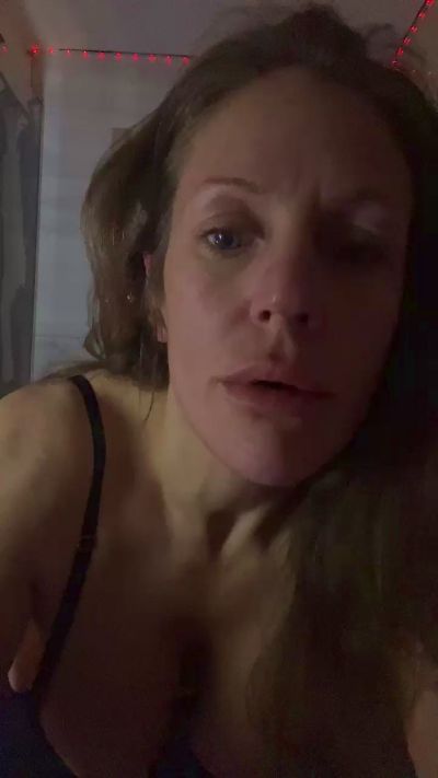 Thumbnail of moore_4you_974 - CAM4 live cam