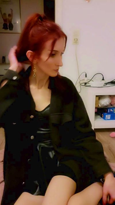 CAM4 female cam Tamina95