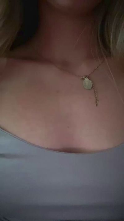 CAM4 female cam offMiaDangelis