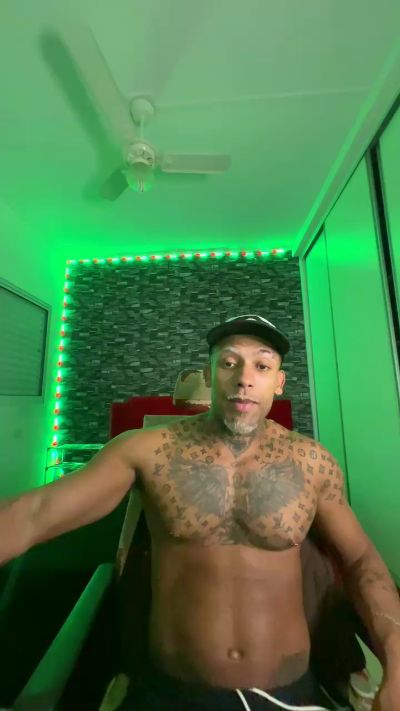 Thumbnail of Max_loirinho - CAM4 live cam