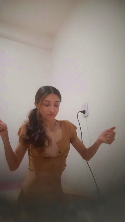Thumbnail of emmalovehot - CAM4 live cam