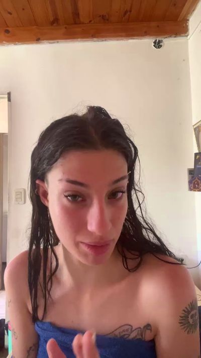 CAM4 female cam desobediente4