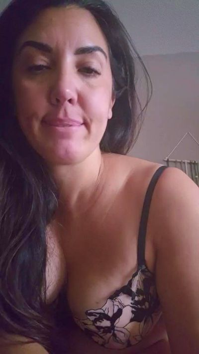 CAM4 female cam Ellie_suisse