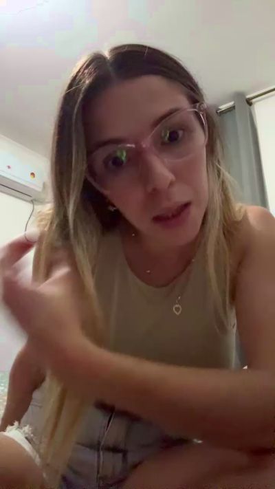 Thumbnail of mia27nara - CAM4 live cam