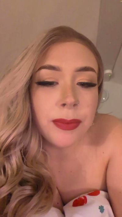 Thumbnail of Rubybaby95 - CAM4 live cam