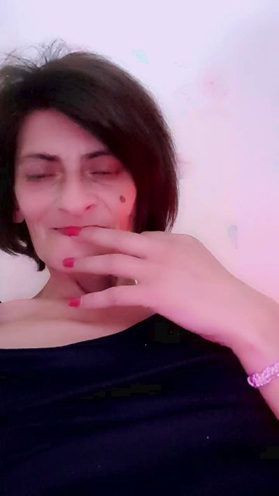 CAM4 female cam SquirtValentina