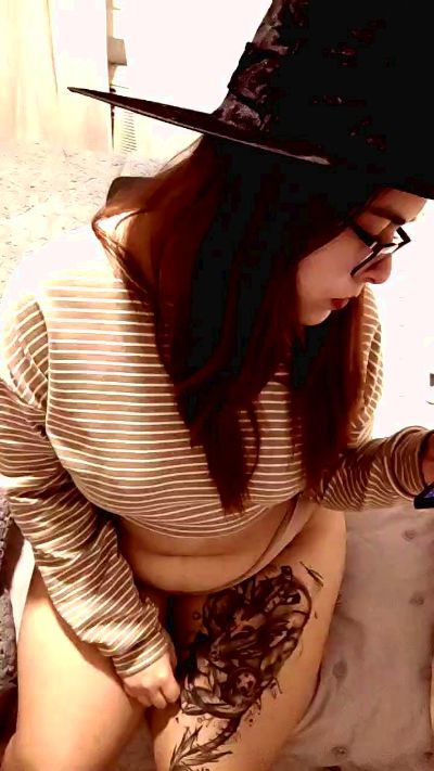 CAM4 female cam BrujaKitty