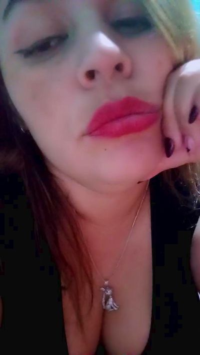 Thumbnail of Zzoeecurvi - CAM4 live cam