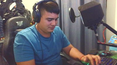 Thumbnail of Reyhotfunny - CAM4 live cam