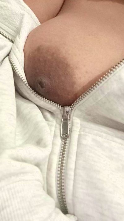 Thumbnail of putita_rica69 - CAM4 live cam