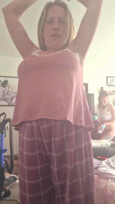 Thumbnail of JoeyVixen420 - CAM4 live cam