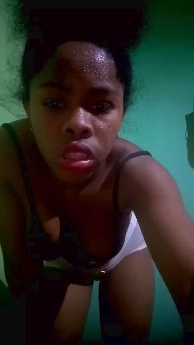 CAM4 female cam Valisoa2