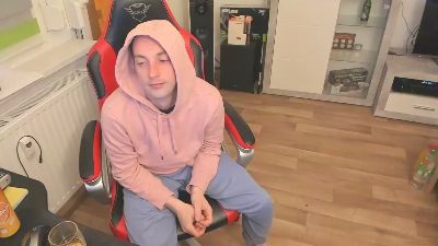 CAM4 male cam tonibiteen21