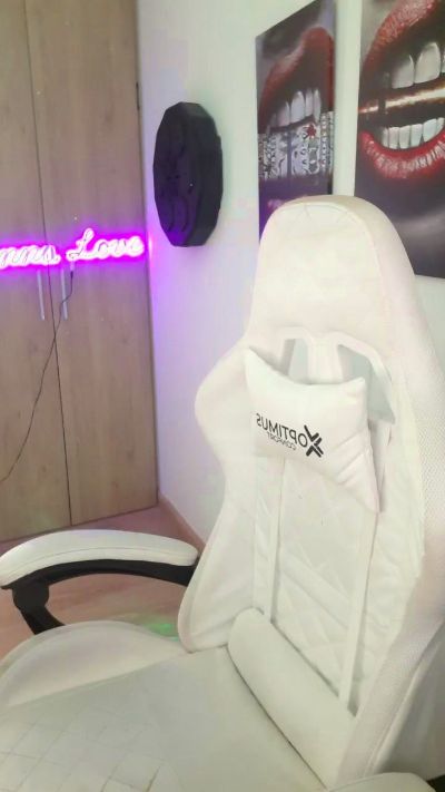 CAM4 female cam BruunaLove_