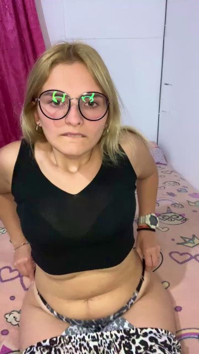 Thumbnail of Putita2002 - CAM4 live cam