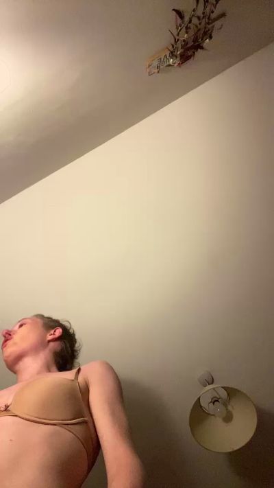 Thumbnail of Cutiepi2004x - CAM4 live cam