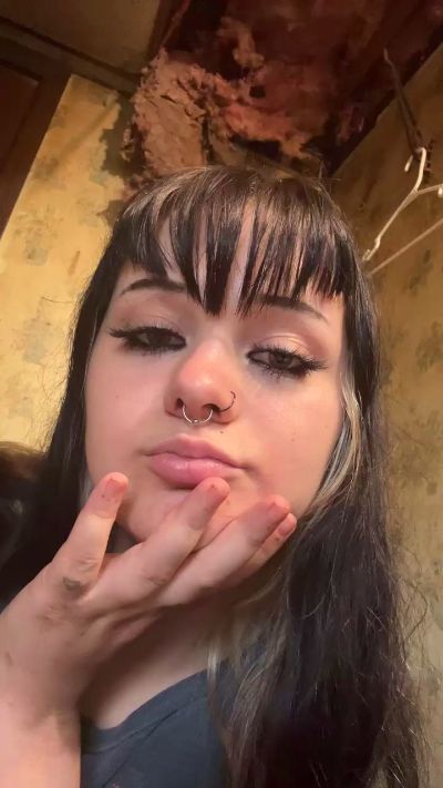 CAM4 female cam GothBaby420