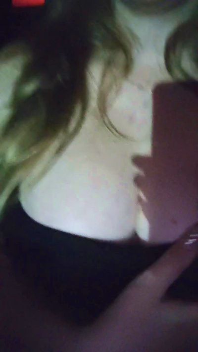 CAM4 female cam Loiraexhibit