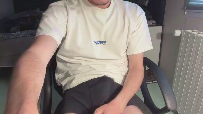 Thumbnail of jules300 - CAM4 live cam
