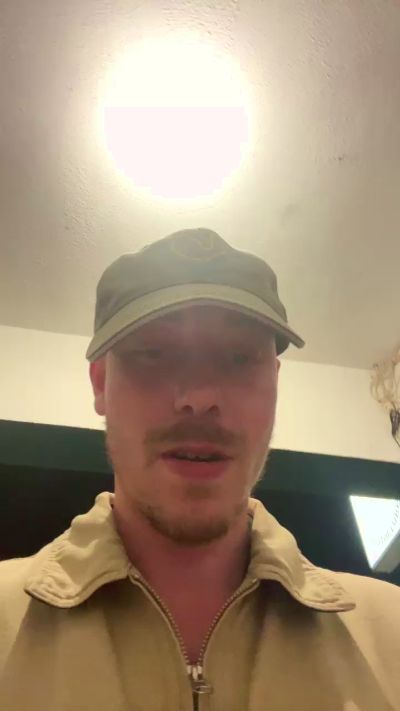 Thumbnail of DinisJeitoso - CAM4 live cam