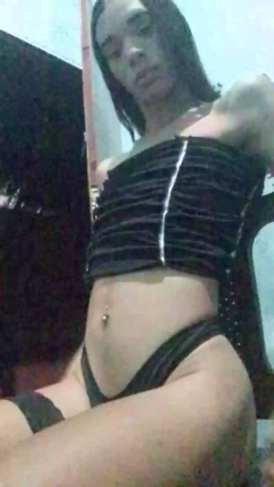 CAM4 female cam Emillykk