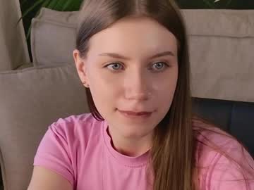 Thumbnail of livia_place - chica live cam