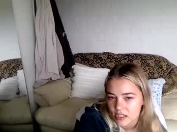Live cam for blondee18