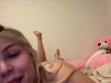 Live cam for roxyyrebel