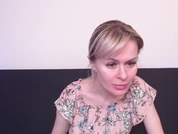 Live cam for miss___anna