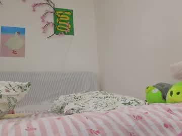 Thumbnail of mia_waterlily - girl live cam