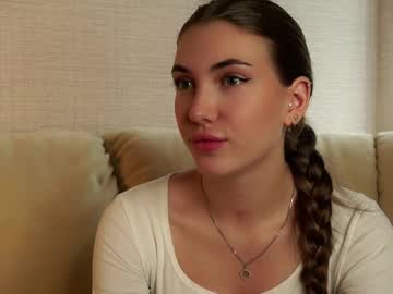 Live cam for marylouisetubertini