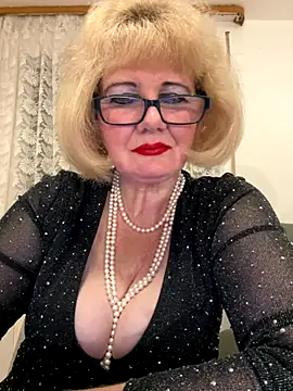 Stripchat cam girl BoloshkaBlonda