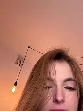 Stripchat cam girl EmyClaws