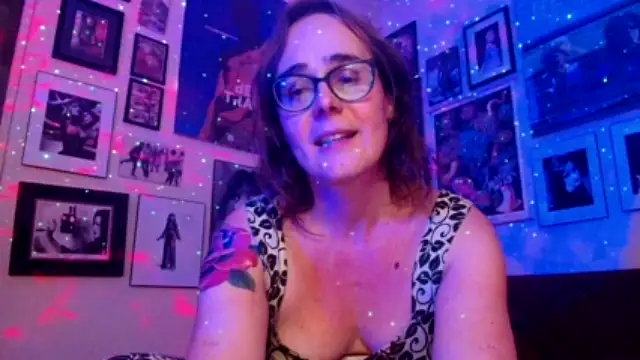 Stripchat cam girl CecilySaintClaire